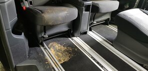 Erbrochenes im Autoinnenraum: Bakterienherd beim Autoputzer fachmännisch beseitigen lassen