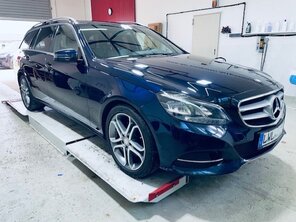 Nach der Aufbereitung bei Master Car Cleaning in Grevesmühlen strahlt die Mercedes Benz E-Klasse